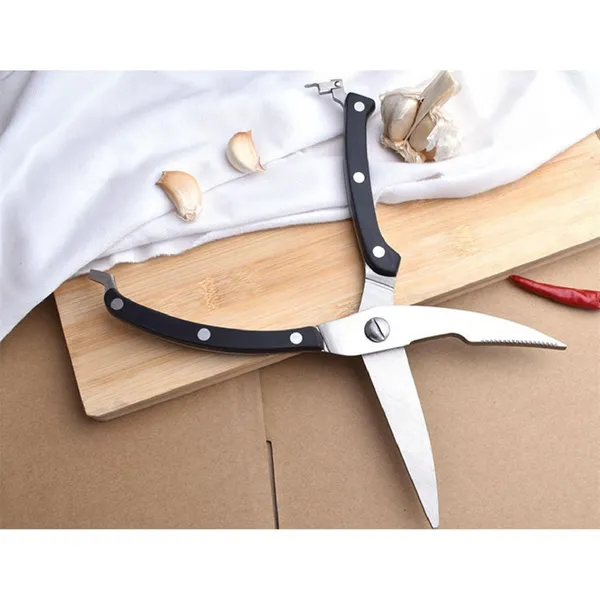Kitchen_Shears_With_Stainless_Steel_Blades_And_Wood_Handle
