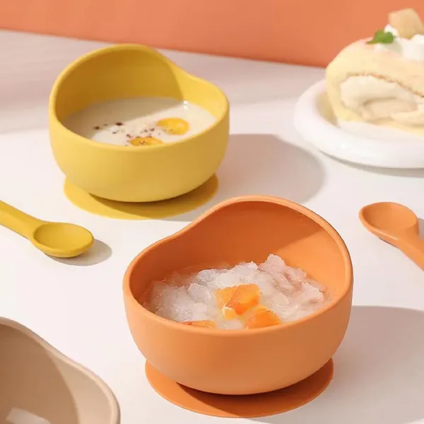 Baby_Silicone_Feeding_Bowl_With_Wooden_Spoon