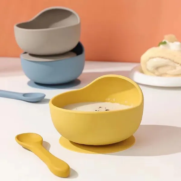 Baby_Silicone_Feeding_Bowl_With_Wooden_Spoon