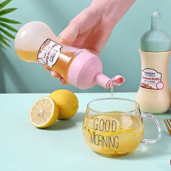 Plastic_Squeeze_Bottle_With_Cap