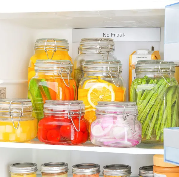 Glass_Airtight_Storage_Canister_With_Wire_Clip