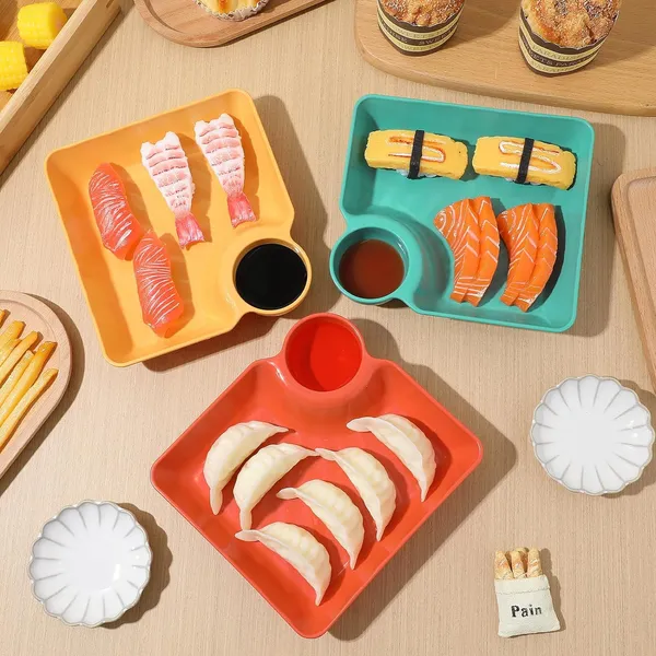 Dumpling_Plate_With_Sauce_Dish