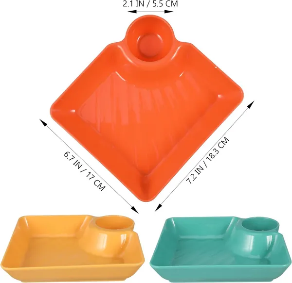 Dumpling_Plate_With_Sauce_Dish