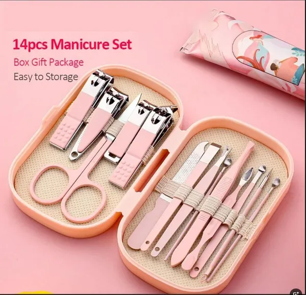 Manicure_And_Pedicure_Set_With_Travel_Case