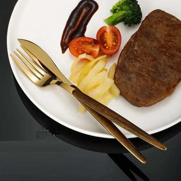 Stainless_Steel_Cutlery_Set_With_Wooden_Handle
