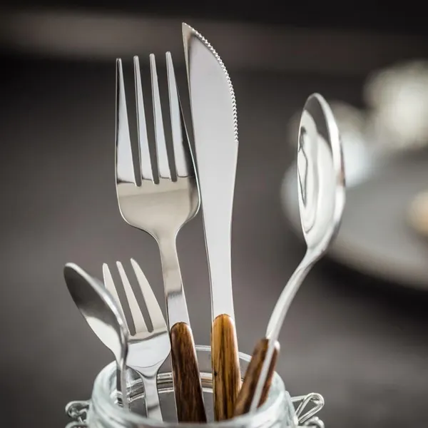 Stainless_Steel_Cutlery_Set_With_Wooden_Handle