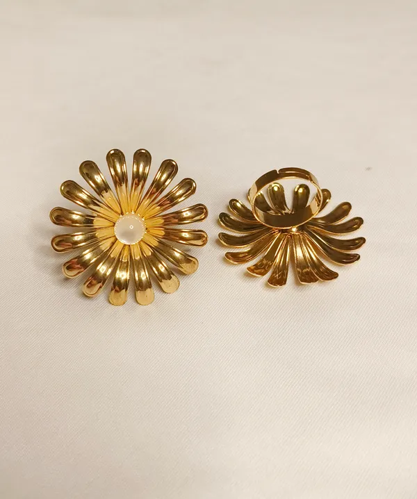 Gold_Copper_Multi-Petal_Daisy_Statement_Ring_For_Women