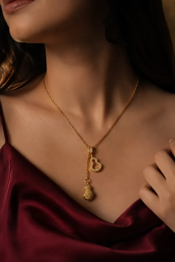 Gold_Stainless_Steel_Anti-Tarnish_Tassel_Pendant_Necklace_For_Women