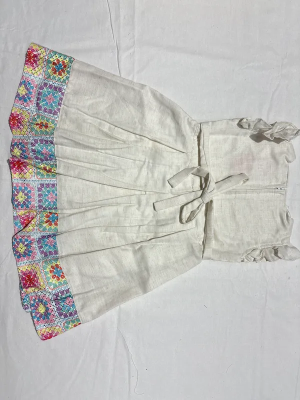 White_Woven_Sleeveless_Frock_for_Girls