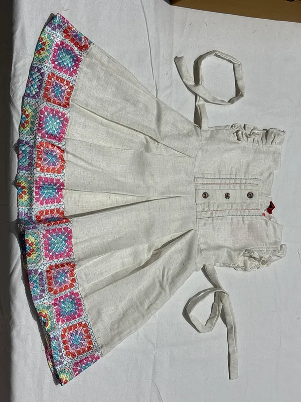 White_Woven_Sleeveless_Frock_for_Girls