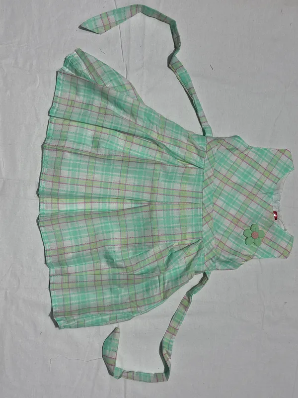 Green_Checked_Sleeveless_Frock_for_Girls