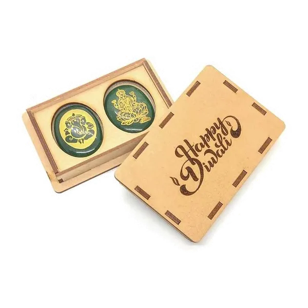 Green_Jade_Lakshmi_With_Ganesha_Engraved_Coin_With_Box