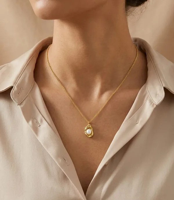 Gold_Tone_Pearl_Pendant_Necklace_for_Women