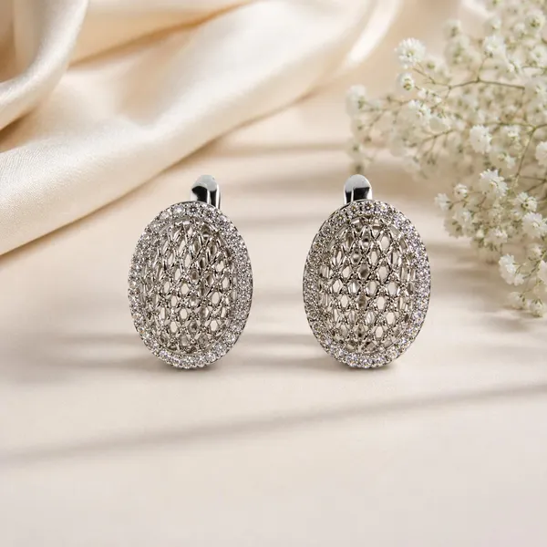 Silver-Tone_Oval_Stone-Studded_Earrings_for_Women