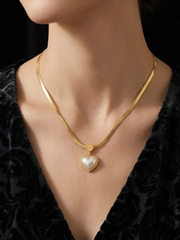 Gold-Tone_Heart_Pendant_Necklace_for_Women