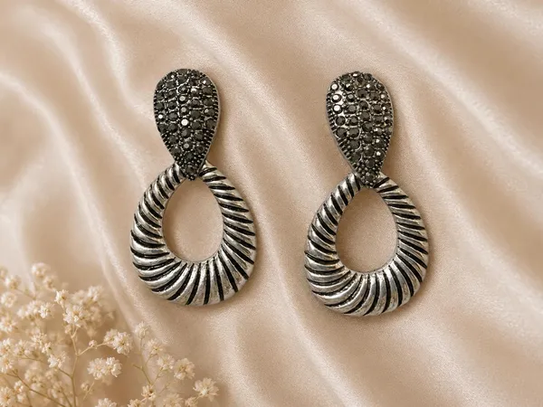 Silver_Tone_Embellished_Drop_Earrings_for_Women