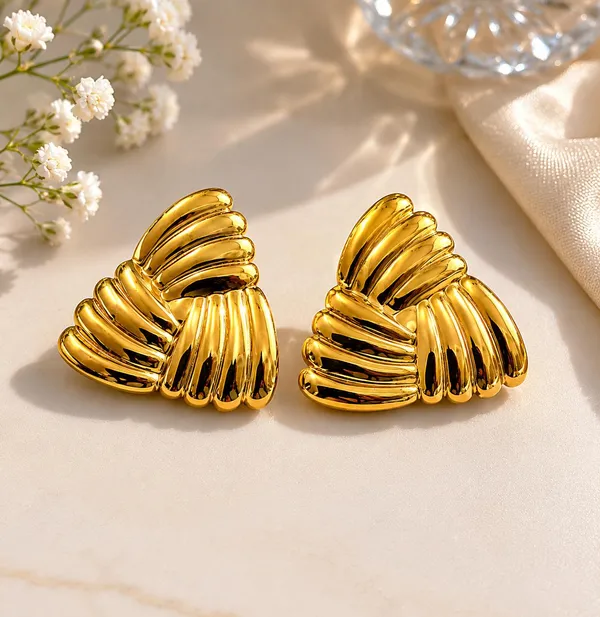 Gold_Tone_Ribbed_Fan_Earrings_for_Women