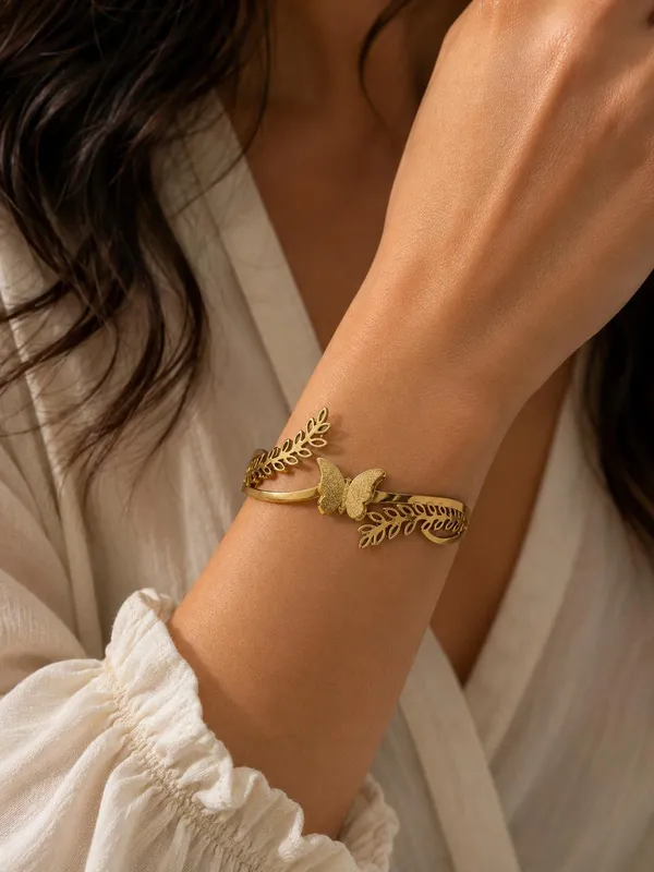 Gold_Tone_Leaf_Motif_Bracelet_for_Women