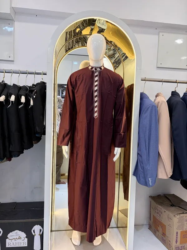Maroon_Tr_Embroidered_Regular_Thobe_For_Men