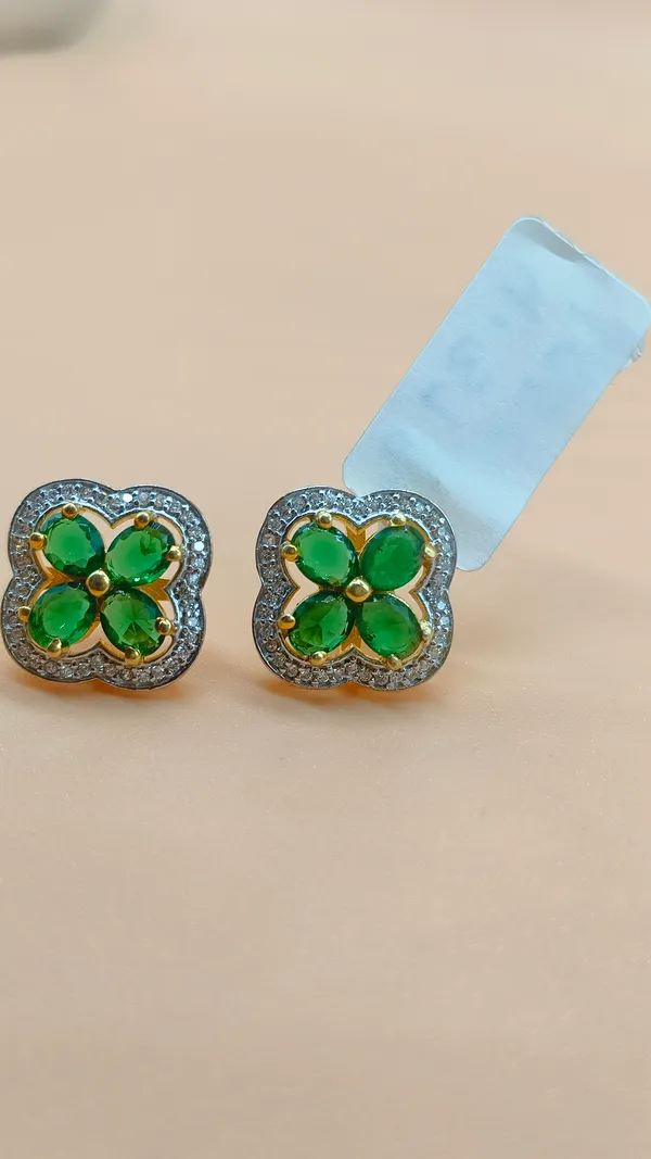Green_Clover_Stud_Earrings_for_Women