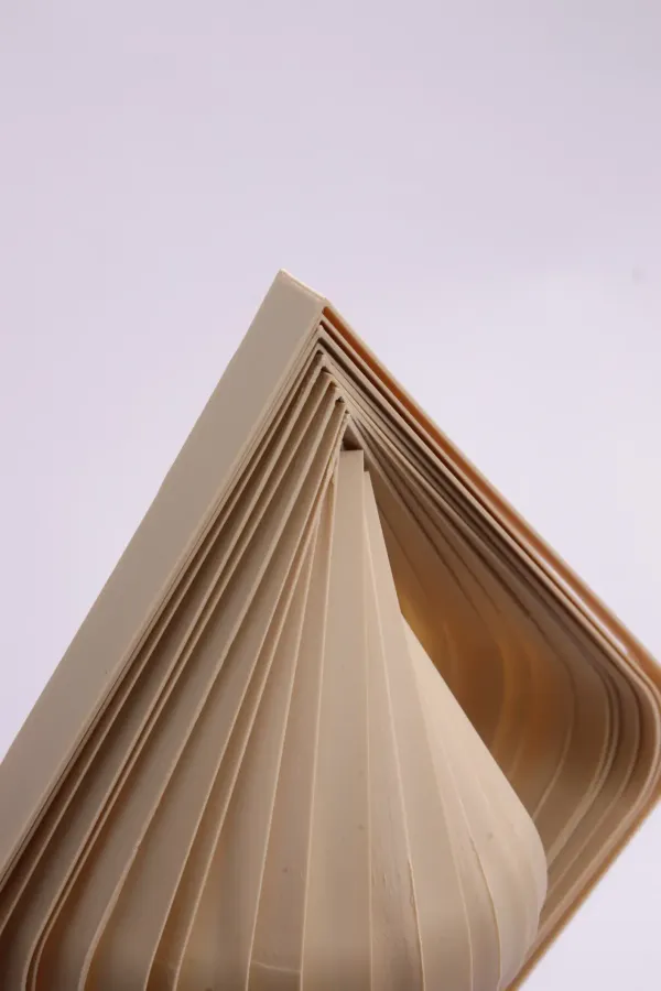 Kinetic_Prism_Glow_Modern_3D_Printed_Designer_Decorative_Table_Lamp