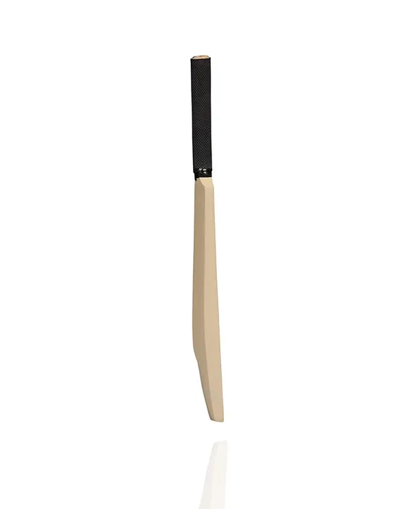 Wooden_Cricket_Bat_With_Stumps_And_Bails_Set