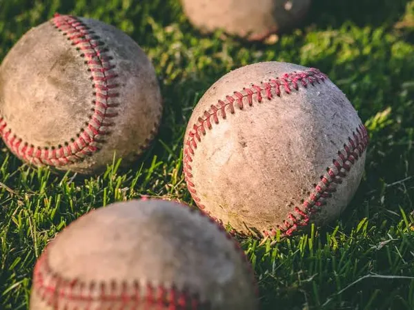 Brown_Stitched_Baseballs