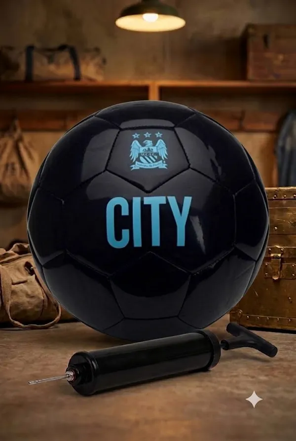 Black_Panelled_Football_With_Hand_Pump