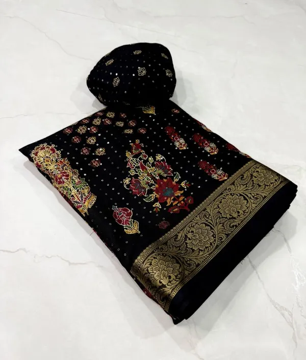 Black_Floral_Print_Saree_For_Women