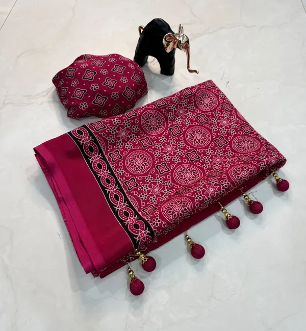 Maroon_Printed_Saree_Set_for_Women