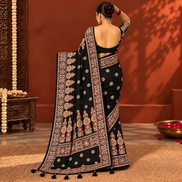 Black_Printed_Tassel_Dupatta_for_Women