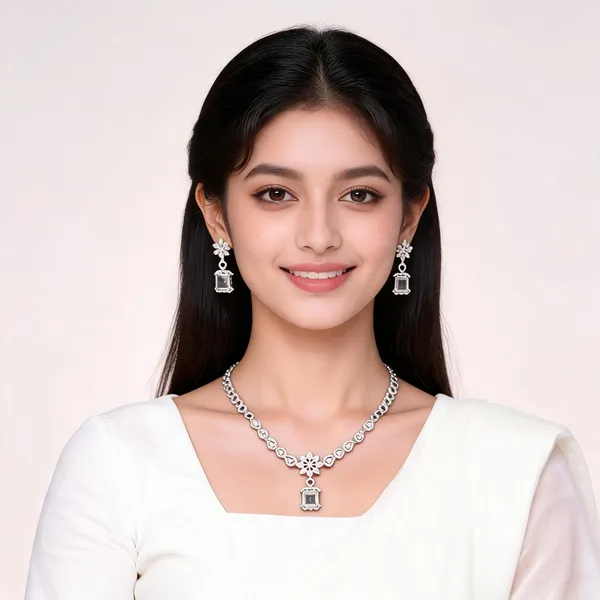 Silver_Metal_Alloy_Floral_Circular_Pendant_Necklace_Set_For_Women