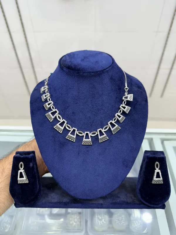 Silver_Metal_Alloy_Geometric_Circular_Link_Necklace_Set_For_Women