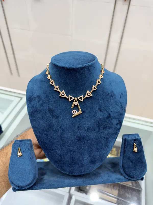 Gold_Metal_Alloy_Geometric_Triangle_Pendant_Necklace_Set_For_Women