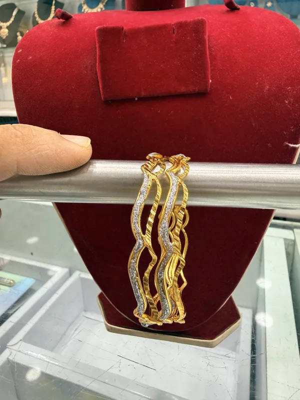 Gold_Metal_Alloy_Openwork_Stone_Studded_Bangle_For_Women