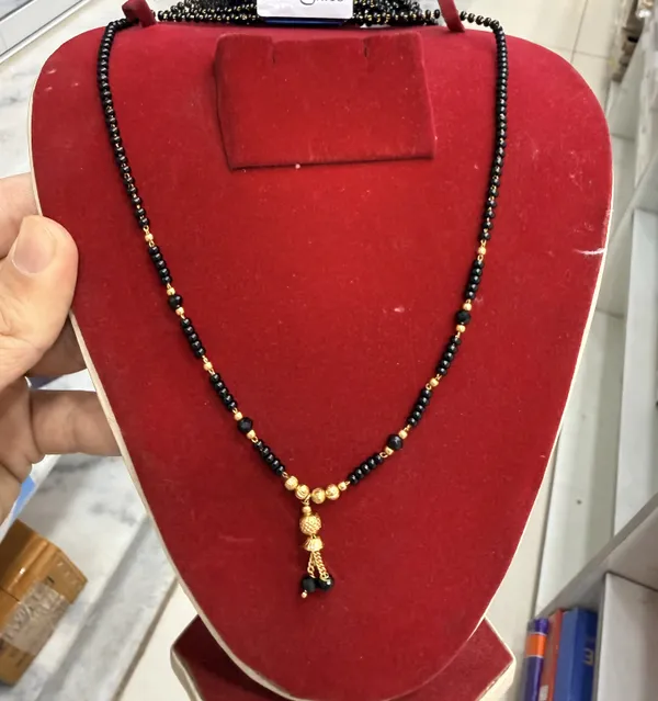 Black_Bead_Gold_Tone_Traditional_Mangalsutra_Necklace_For_Women