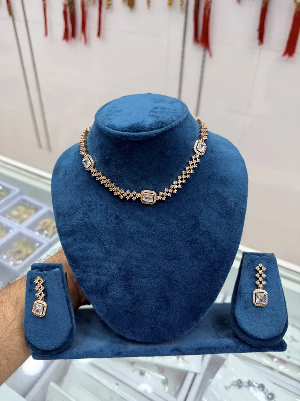 Gold_Metal_Alloy_Geometric_Stone_Linked_Necklace_Set_For_Women