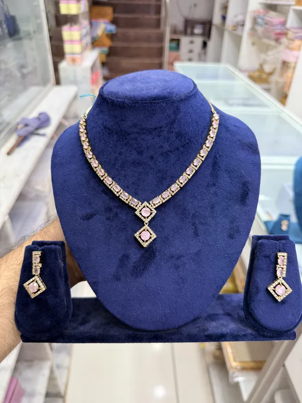 Gold_Metal_Alloy_Pink_Stone_Geometric_Pendant_Necklace_Set_For_Women