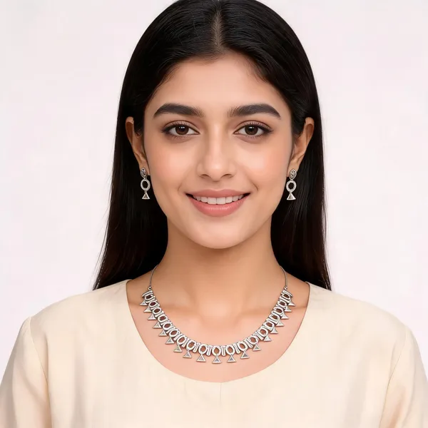 Gold_Metal_Alloy_Circular_Motif_Necklace_Set_For_Women