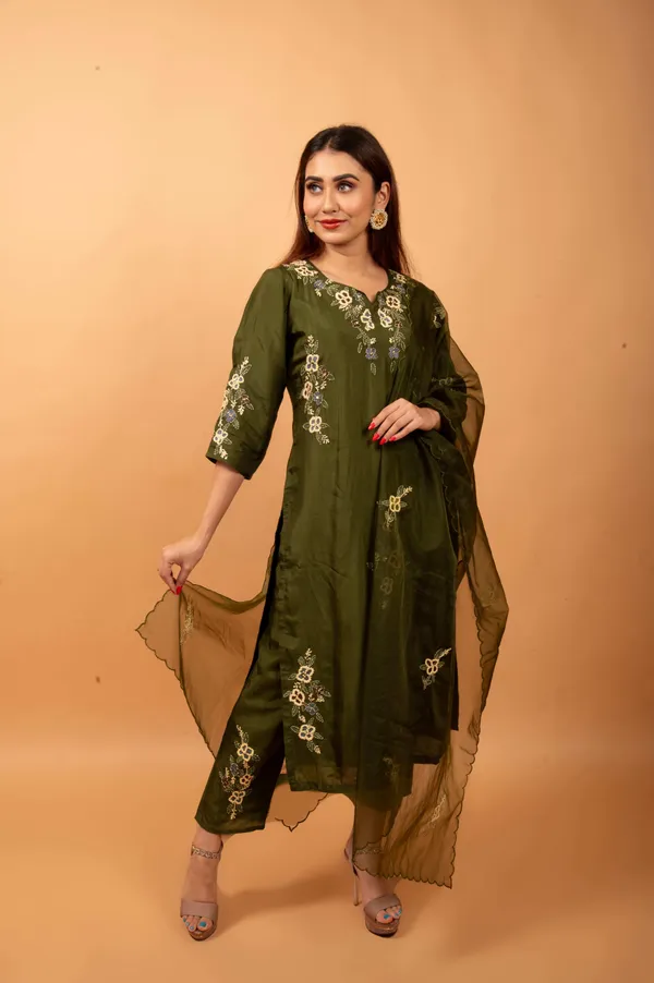 Threaded_Treasure_Suit_Set