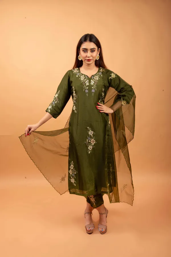 Threaded_Treasure_Suit_Set