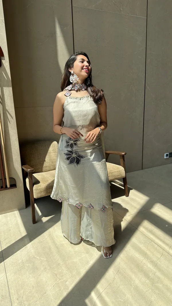 Ivory_Floral_Chic