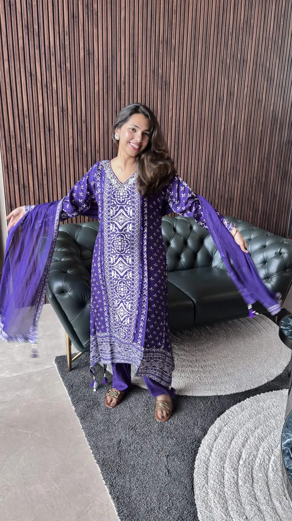 Purple_Bandhej_With_Sequins