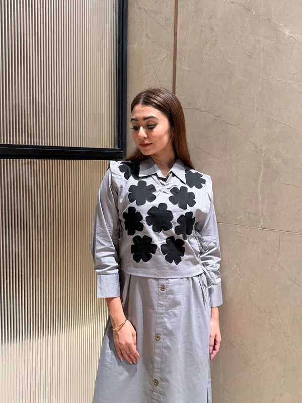 Grey_Bloom_A_Lime_Dress