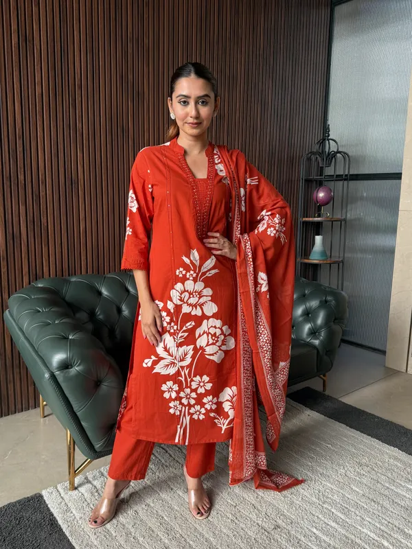 Red_Floral_Printed_Kurta_Set_With_Dupatta