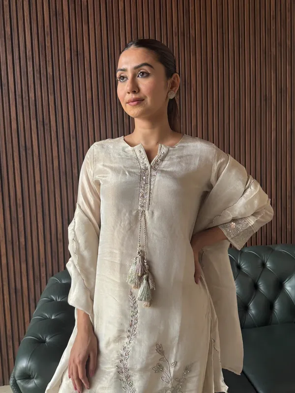 Ivory_Grace_Embroidered_Suit_Set