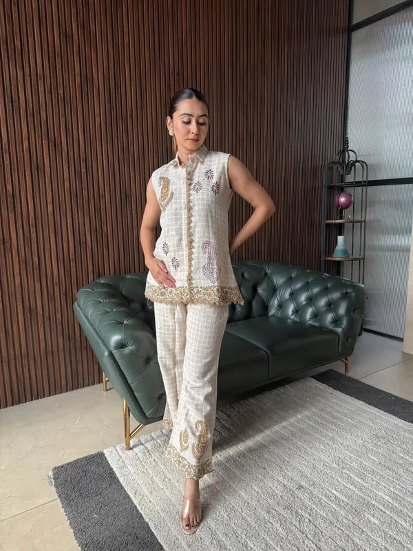 Ivory_Embroidered_Sleeveless_Coord_Set