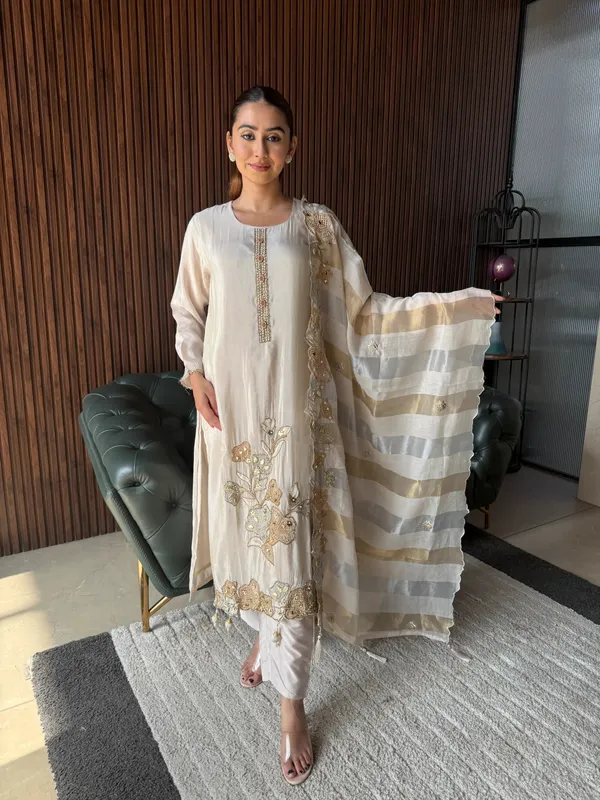 Ivory_Embroidered_Kurta_Set