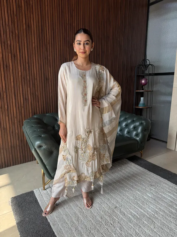 Ivory_Embroidered_Kurta_Set