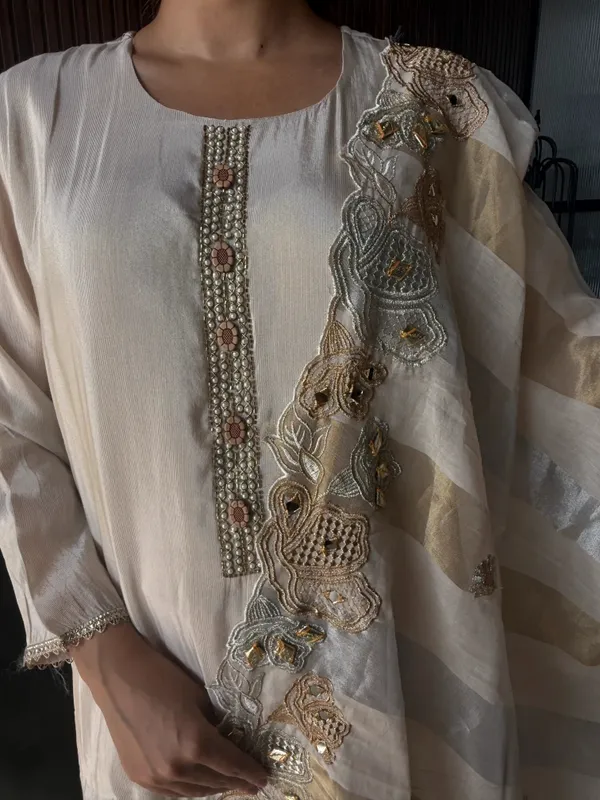 Ivory_Embroidered_Kurta_Set